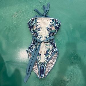 Adorable swimsuit retro and reversable wear